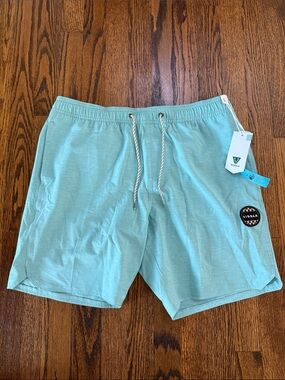 E VISSLA Men’s Large Light Aqua Hybrid Shorts